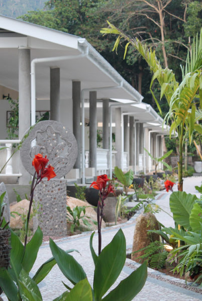 Indalo_Seychelles_Cabanes_des_Anges_jardin
